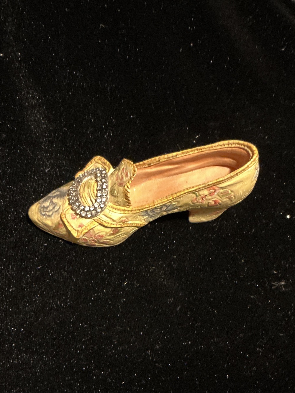 Just the Right Shoe “Afternoon Tea”